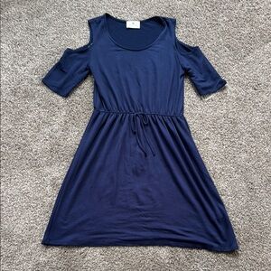 Betsey’s Boutique Shop Women’s Medium Navy Cold Shoulder Dress NWOT!